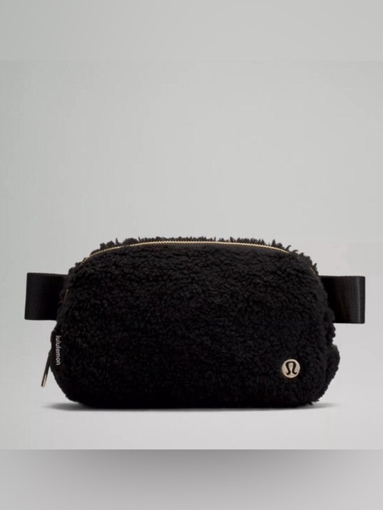 lululemon athletica Handbags - lululemon athletica Black Sherpa Belt Bag with Gold Zipper